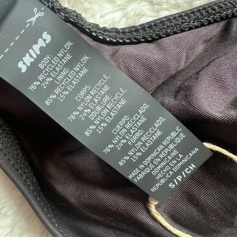 SKIMS Signature Swim Plunge Triangle Top Onyx Black BT-PLG-7500W Women Small NWT